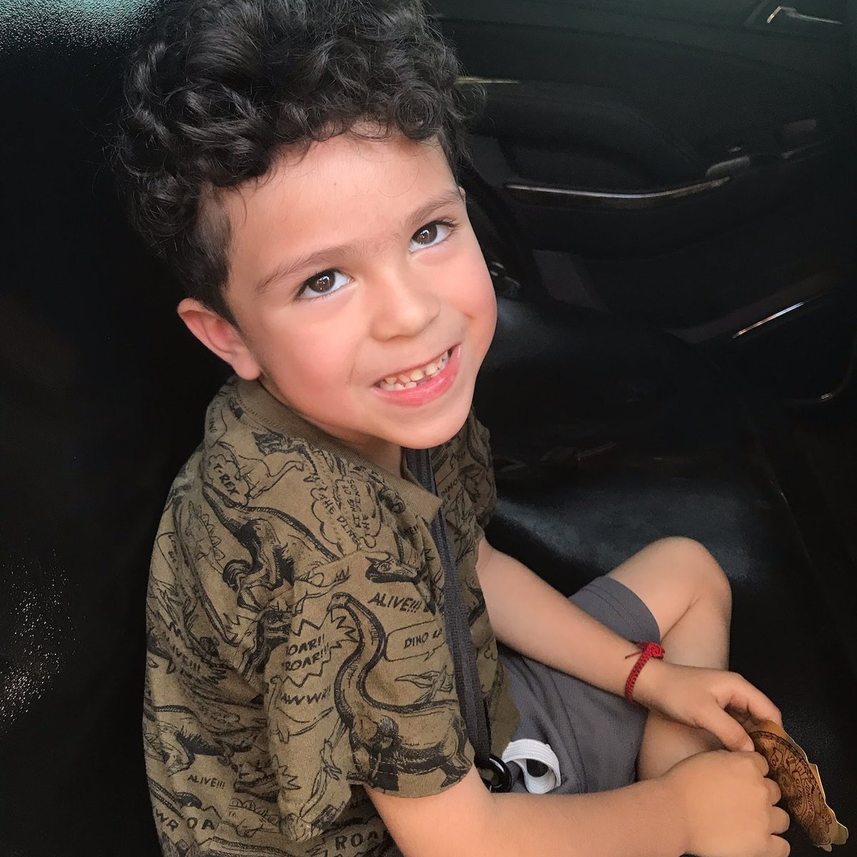 GlendaleAZPD's tweet photo. #Found approx 4-year-old near 44th Ave/Ocotillo. Says his name is “Fernando.” Please call Glendale Police at 623-930-3000 if you know him or his family. https://t.co/5wHAIKrrBl