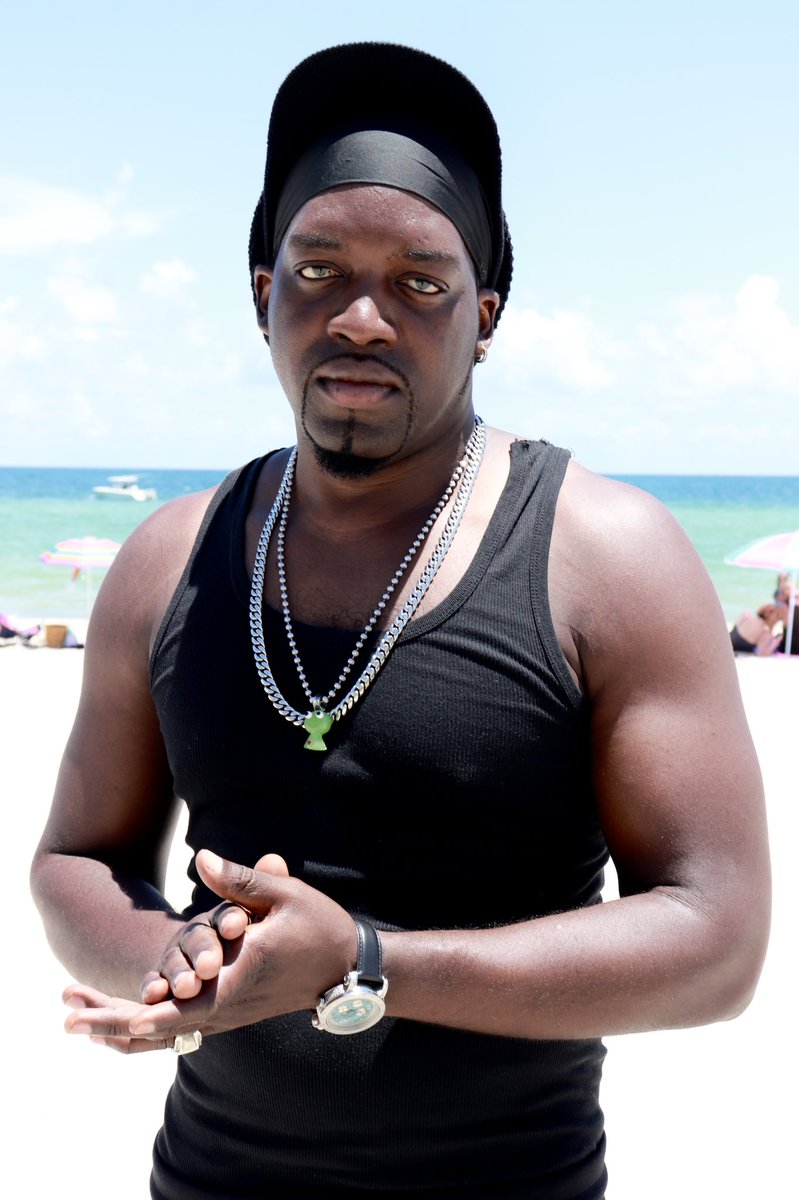 JrDread's tweet photo. Let’s look towards things that really matters. If it make sense, work with it… Vibez same way! 2nd Album 💿 💿 on the way! Summer soon reach and the ladies want that kinda energy! 🔊 💯% 🔊🔊 #jrdread #albummode #summervibes #newmusic #artist #dj #producerlife #dancehall #reggae https://t.co/voPVj3Cd00