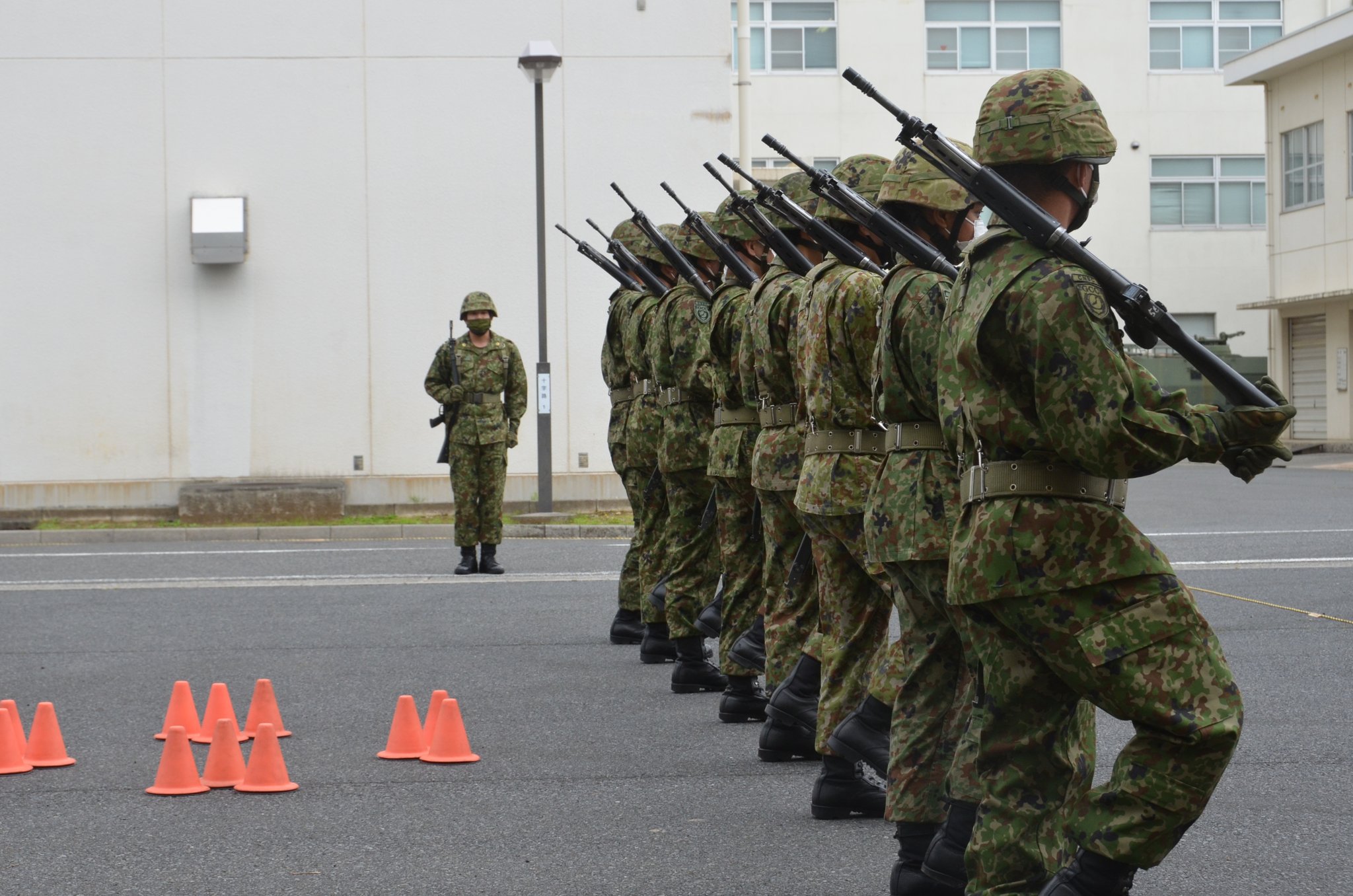新作人気 実物】中国武装警察部隊 17式 トレーニング用 訓練服+