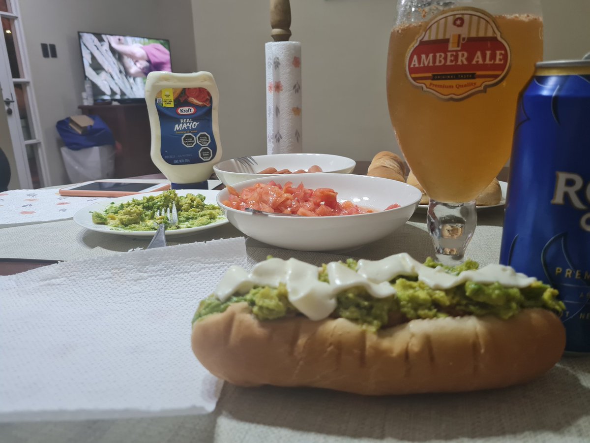 ArturoH2017's tweet image. Viernes de Tocomple, cerveza y #ElMarginal5