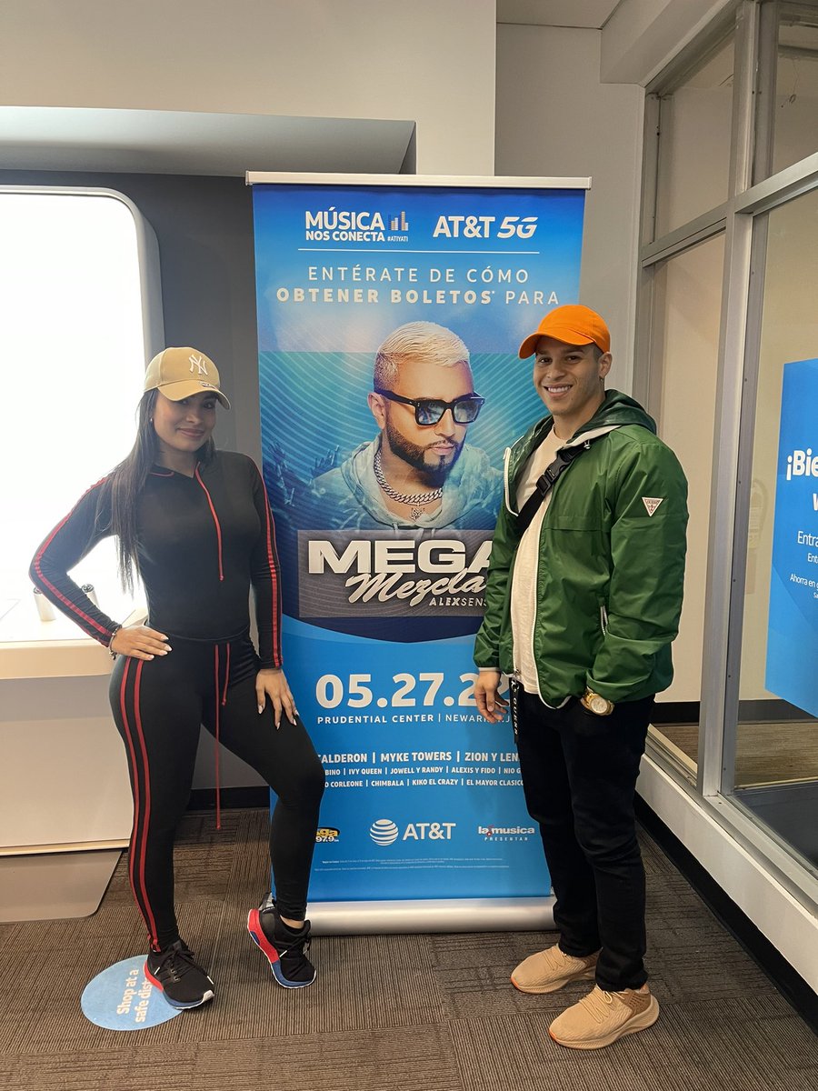 rsmveronicaa's tweet photo. Congrats to our first winners of the @AlexSensation Mega Mezcla concert 🥳 @OneNYNJ @theeastregion @KirkBailey17 @MarkyMark_718 @Mega979nyc https://t.co/jb3Dh7SdOB