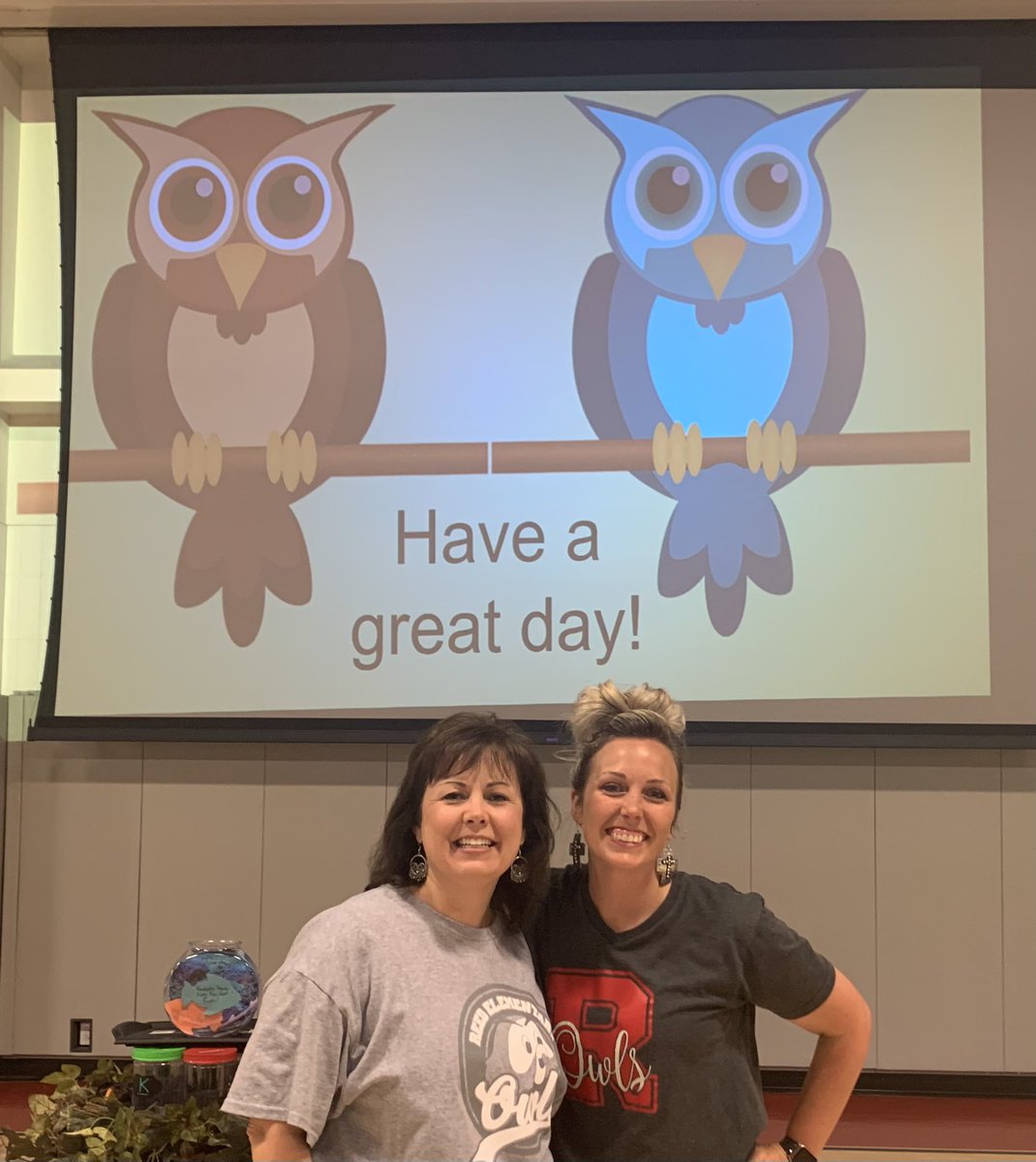 MrsLynnMoretti's tweet image. ❤️🦉Got to help with our  Spirit Rally today with the awesome Mrs. Capps! @ReedElem_AP @Reed_Elementary 🦉❤️