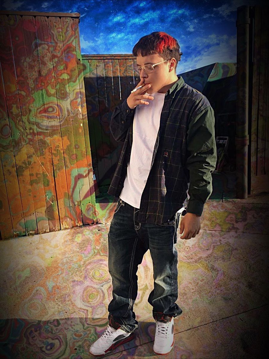 MARISSAALONS0's tweet photo. 🐉 rip to a real one, not a day goes by where I don’t live by your words.
growing up you kept me open minded.
I loved absorbing your knowledge & feeling your positive energy.
I hope the other side is everything you told me.
#LLEM 🤟🏽 https://t.co/nsYLDm9fUa