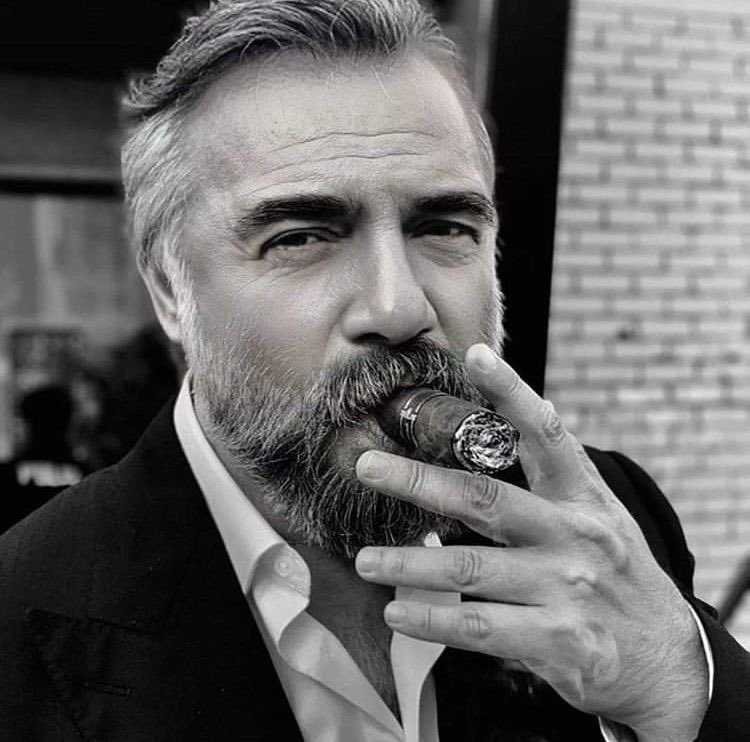 _m0s1's tweet image. الاسطورة راجع العم راجع💔💔

 #BenBuCihanaSığmazam