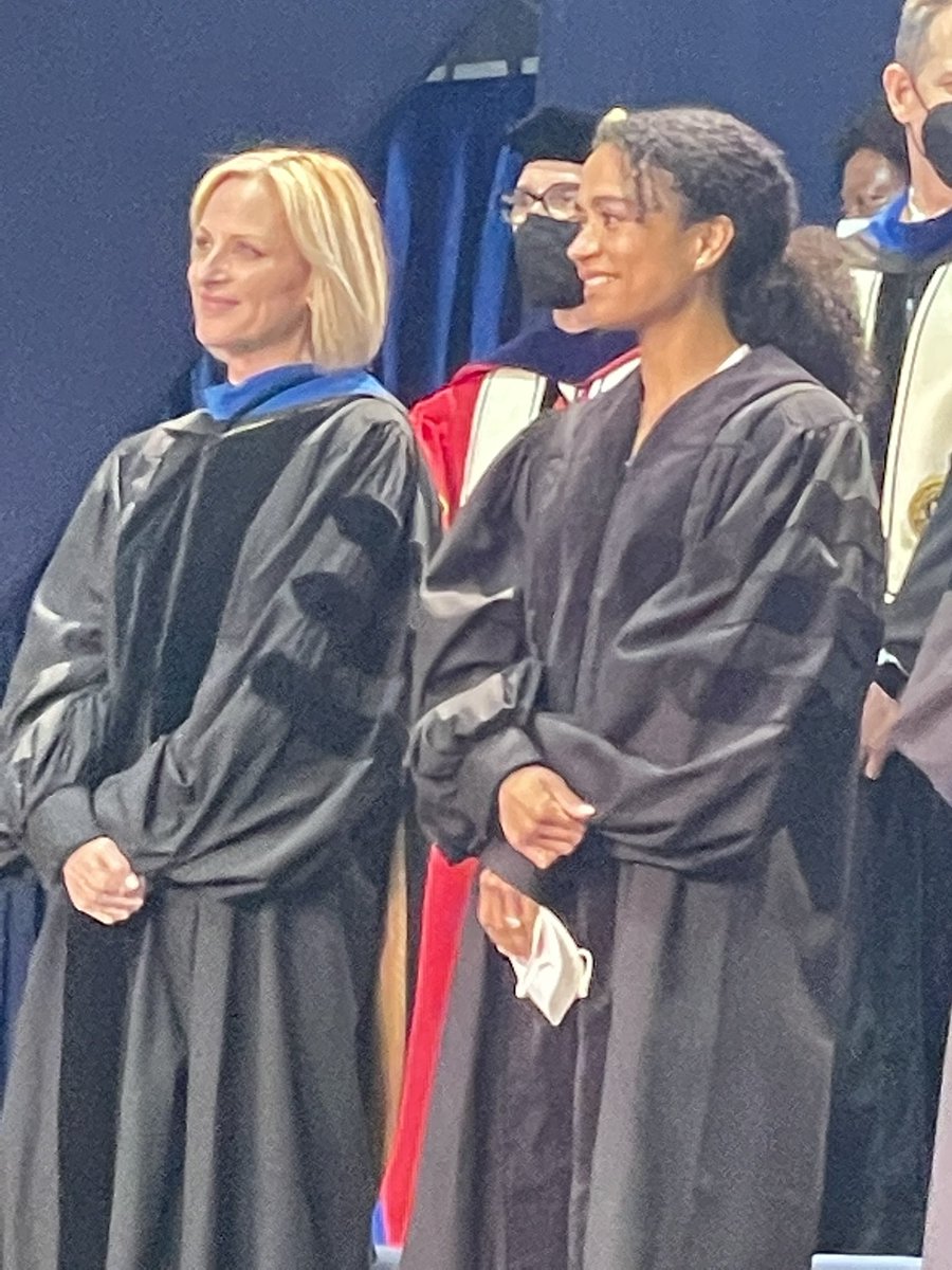 MarleeMatlin's tweet photo. And congrats to my dear friend @LaurenRidloff for getting your Honorary Doctorate of Human Letters from @GallaudetU We shall call you Dr. Lauren now!! 🤟🏻🤟🏻🤟🏻🤟🏻 https://t.co/BCc67PsUP2