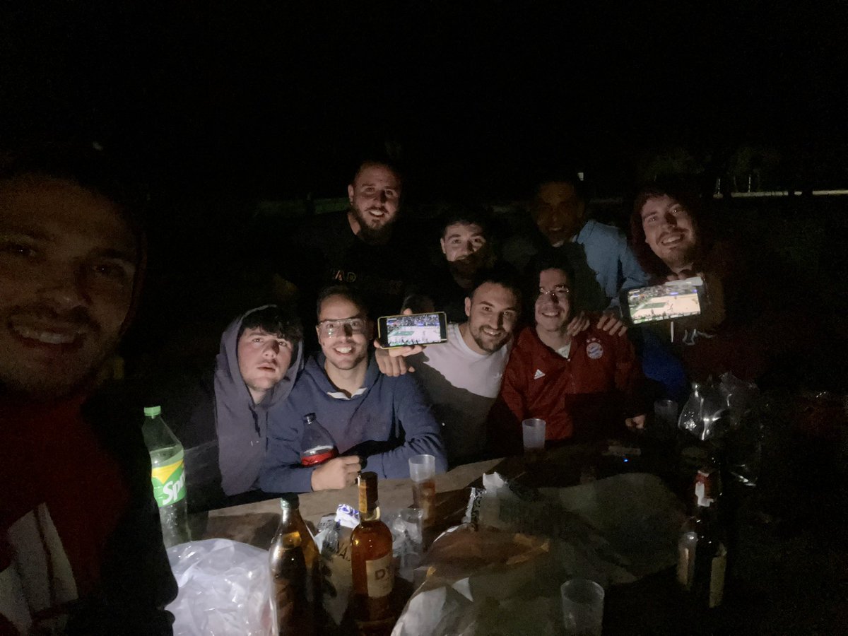 LuisGarciaArias's tweet photo. De Romerías herencianas y entre tiro libre y tiro libre me tomo un cubalibre #TiempoDePlayoffs https://t.co/oX1SNfHvJh
