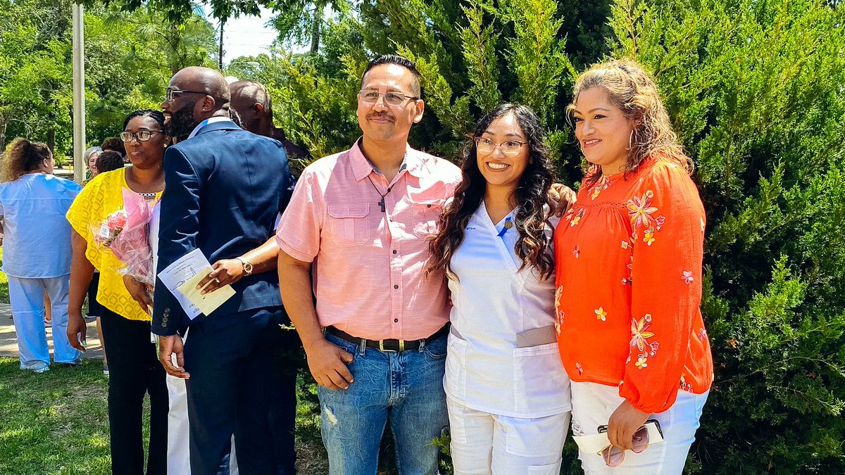 angelinacollege's tweet photo. It was all smiles and cheers at today's pinning ceremony! We're so proud to welcome this next generation of nurses. #RoadrunnerForLife
Tag your nursing grad with words of encouragement or wisdom! π https://t.co/9osEbS2WwI
