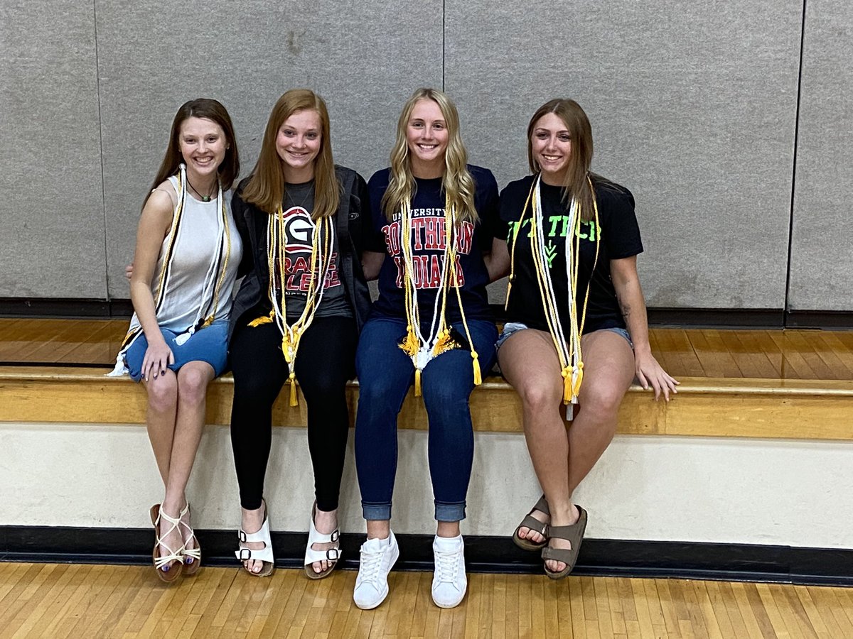 bloomfield_high's tweet photo. Congratulations to these 4 BHS Seniors, Sydney McIntosh, Kinley Moody, Gracie Lowry, and Harley Chipman on completing their Applied General Studies (AGS) Associates Degree from Ivy Tech Community College through Bloomfield’s Early College Program! #GoCards @IvyTechBL @CELLuindy https://t.co/0mxnfQCdJE