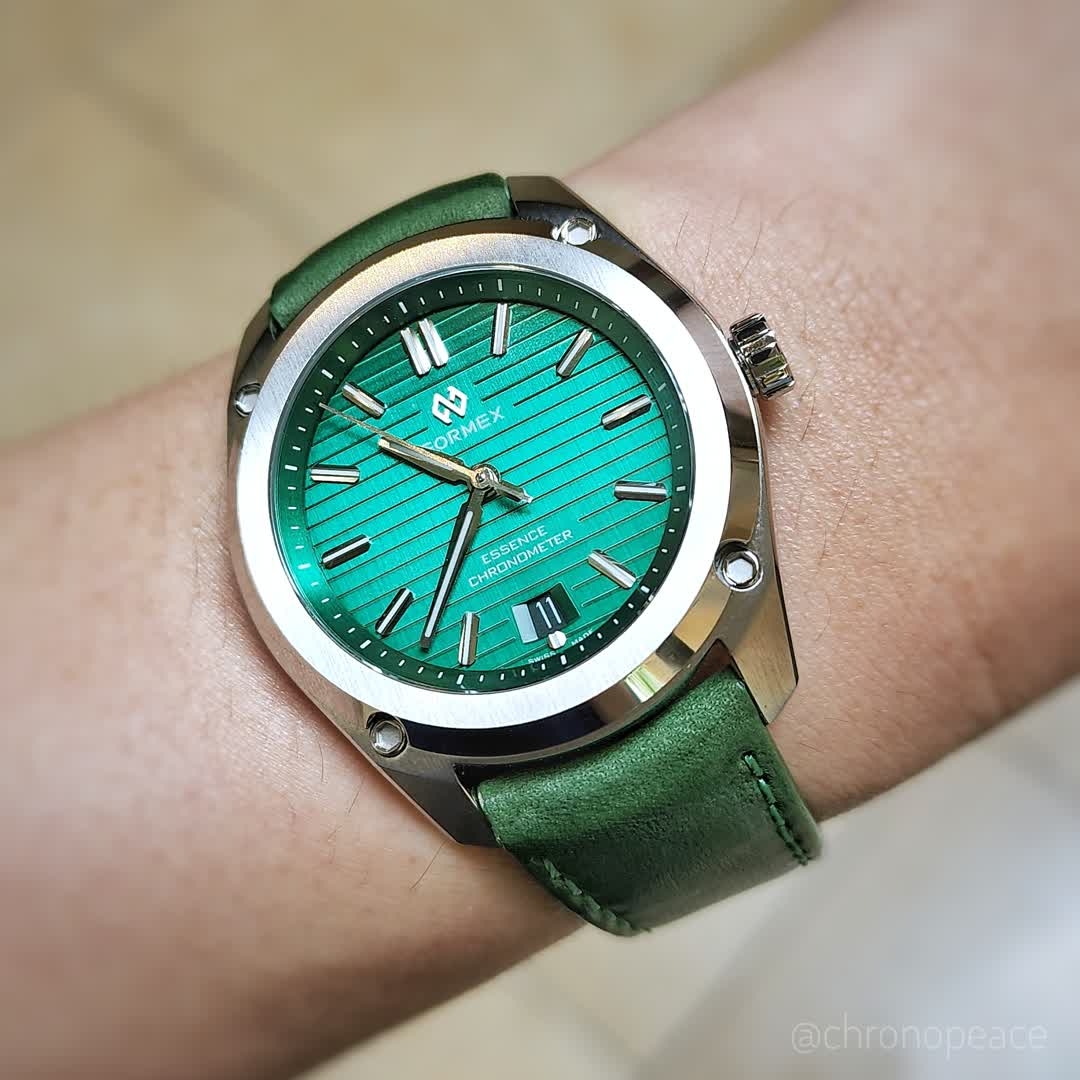 chronopeace's tweet photo. 流行のグリーンを作るとしても、フォーメックスの文字盤は一切手を抜いてないのがいい! Just beautiful green dial, isn't it?
⠀
#formex #formexwatch #formexwatches #formexessence #formexessencechronometer #フォーメックス #フォーメックスエッセンス https://t.co/Jw5AgTx2c3