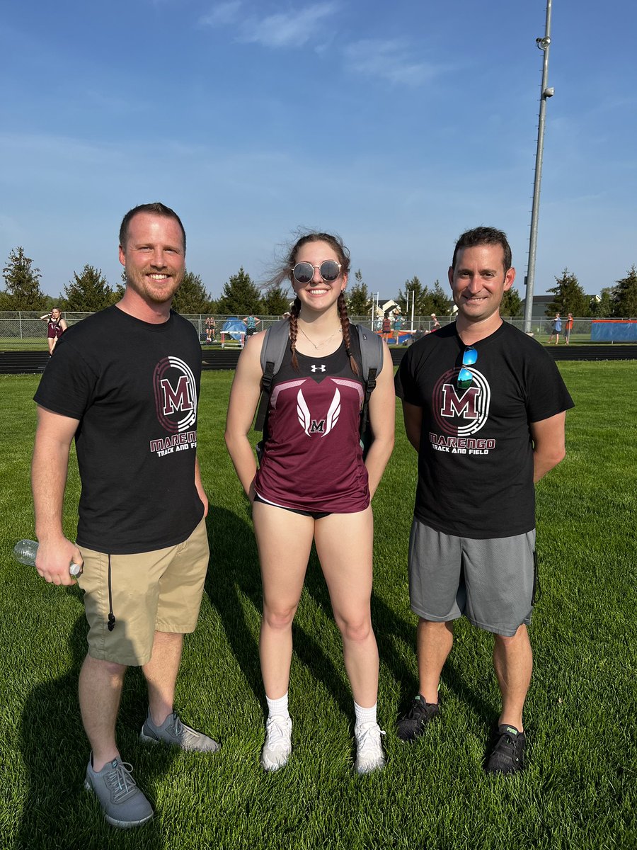 Congrats to our 4 x 200 team and Michaela for qualifying in in high jump for State!