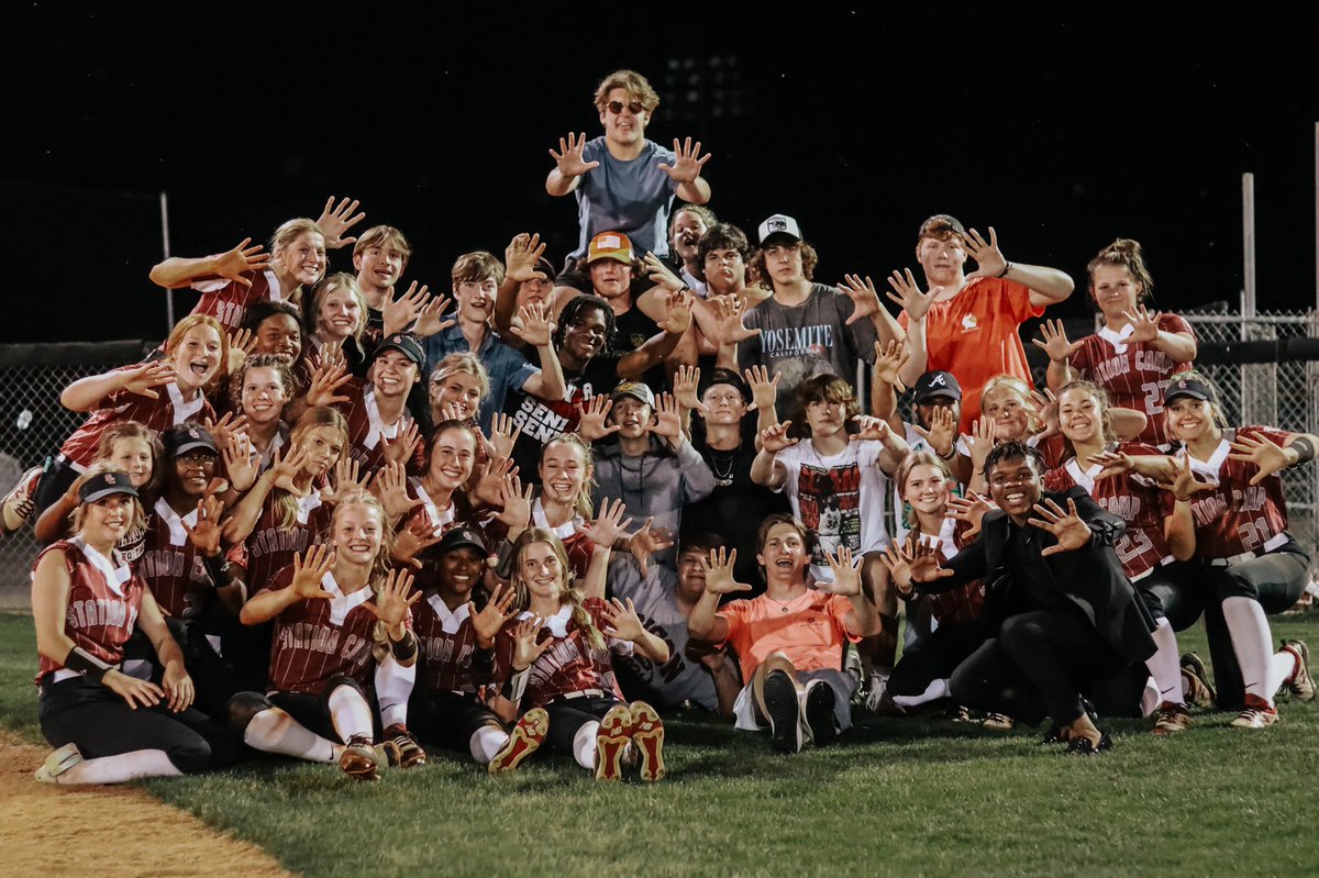BisonSoftball's tweet photo. Thanks goes out to @scbisonfootball for their support! They are loud, but doing it the right way. Hope to see you all Monday! Bison Pride!!! https://t.co/fqVyzvAE0Y
