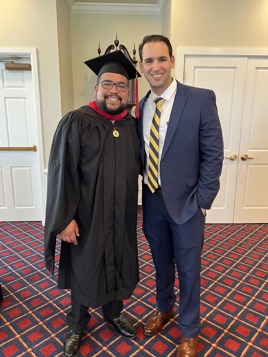 dcalebcastro's tweet photo. Agradecido por @R28Carrera y su trabajo en @SBTS y en especial el programa Hispano @SBTS_Hispanos. Gracias amigo por tus oraciones y tu continuo ánimo. 
#SBTSgraduation https://t.co/A7IF4JRd2L