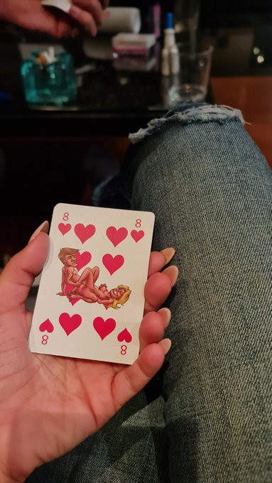 Pick up a card! ❤️ https://t.co/bgTxT37Dbs