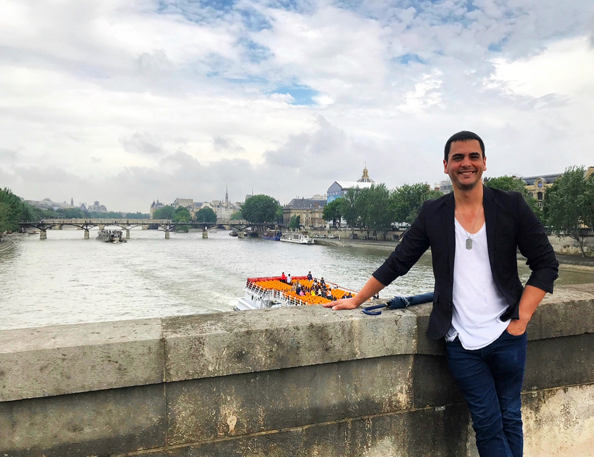 HolaManuelPablo's tweet photo. I wish I was back in Paris being shown the city on the back of a motorcycle like @LaurenConrad on @thehills 😂🙈😘🛵
#paris #france #tourist #basic #rainydays #siene #parisfrance #france🇫🇷 #agentsofcompass #compassagents #compasseverywhere #agent #realtor #realestateagent https://t.co/8aaLQKPRcR