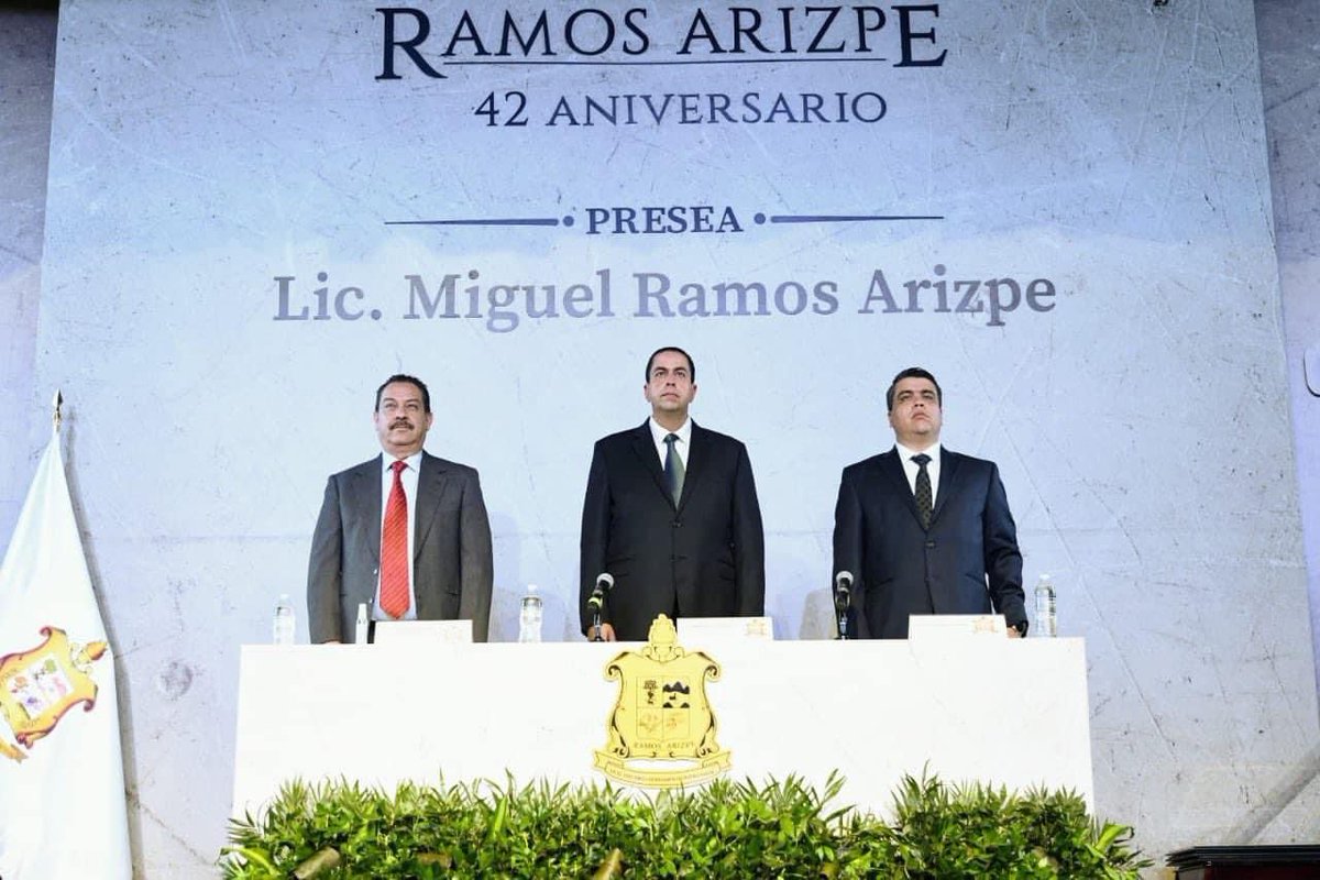 SEDERCOAH's tweet photo. En representación @flores_mendez, Secretario de Desarrollo Rural, el Lic. Isaías Montemayor Ortiz asiste a la entrega de la Presea Miguel Ramos Arizpe 2022 en ocasión del 42 Aniversario del municipio que lleva su nombre.
#FuerteCoahuilaEs 
@mrikelme 
@GobDeCoahuila https://t.co/6ixrsnycng