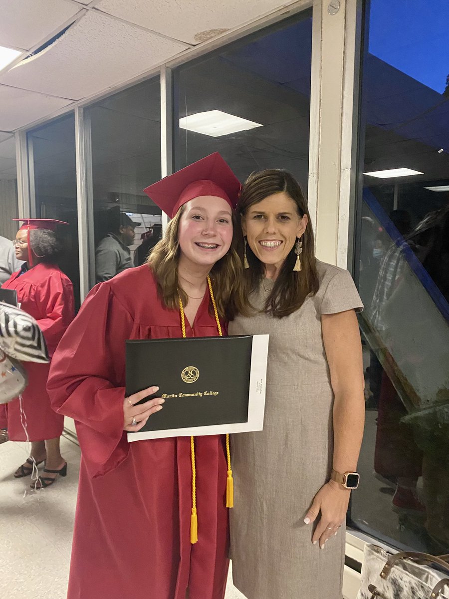 NECP_Counselor's tweet photo. Tonight NECP Senior Shelby Keel was awarded her Associates of Science Degree from Martin Community College. Shelby will graduate with her high school diploma later this month. 

We are so proud of Shelby for earning these two degrees in her four years of high school! https://t.co/LQKC7VhhKV