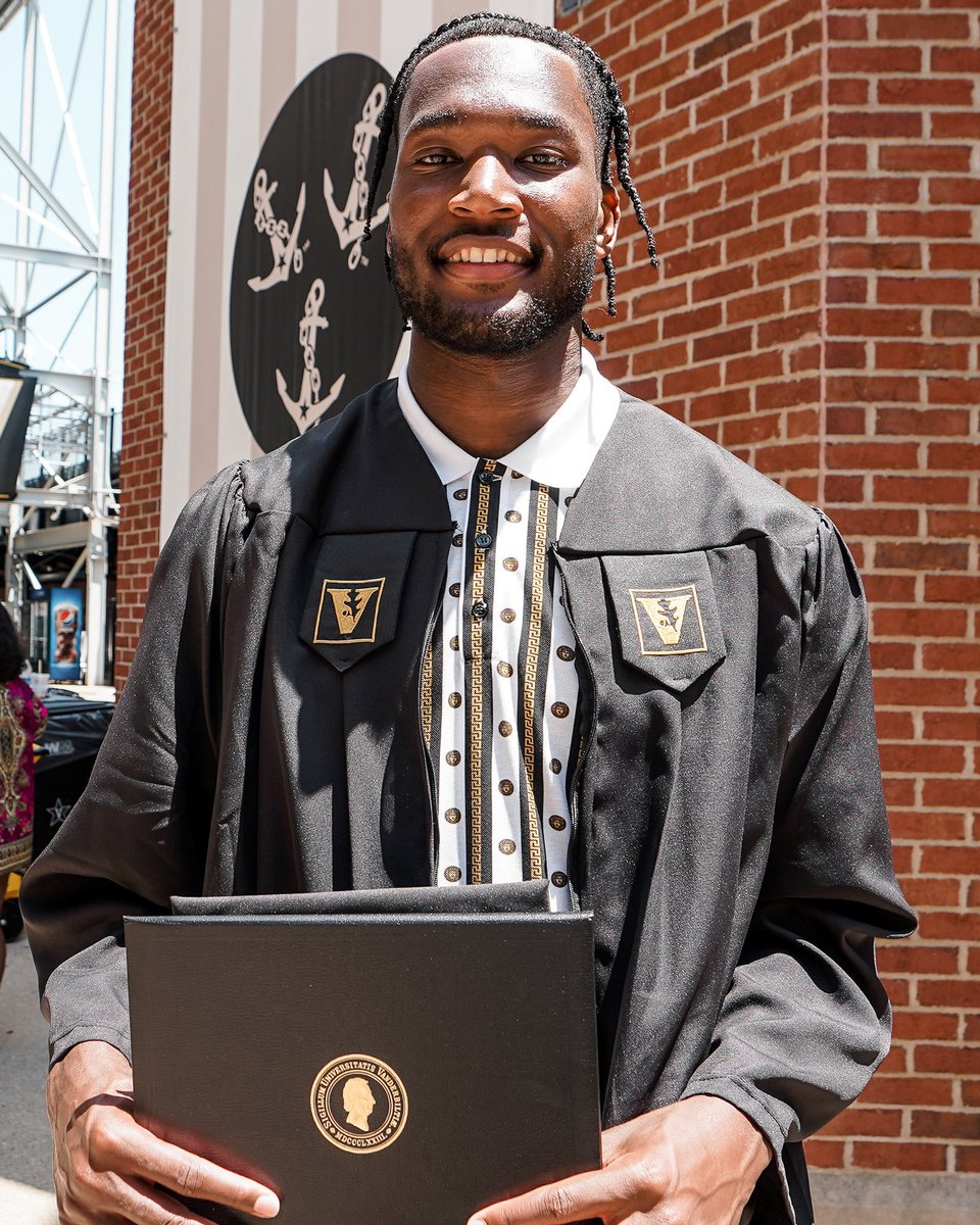 ⚓️ Special graduation shoutout to <a href="/dameology/">Damian Jones</a>‼️

The NBA hooper walked across the stage and secured his Vandy diploma today. 

#VU2022 | #AnchorDown