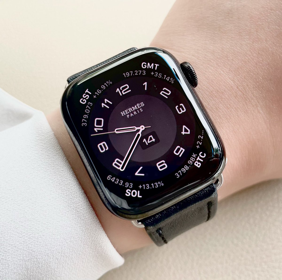 ayastepn8's tweet photo. STEPNお役立ち情報👟🤍改めて、AppleWatchで仮想通貨のレートを表示させる方法⌚️Crypto Proアプリをダウンロード→表示させたい銘柄をお気に入りに入れる💎Watchアプリ→文字盤→コンプリケーション→表示させたいもの(GST、GMT、SOL、BTC等)を選択すれば1枚目みたいに常時表示されるよ🤗⌚️✨#STEPN https://t.co/fFfKt5BEj6