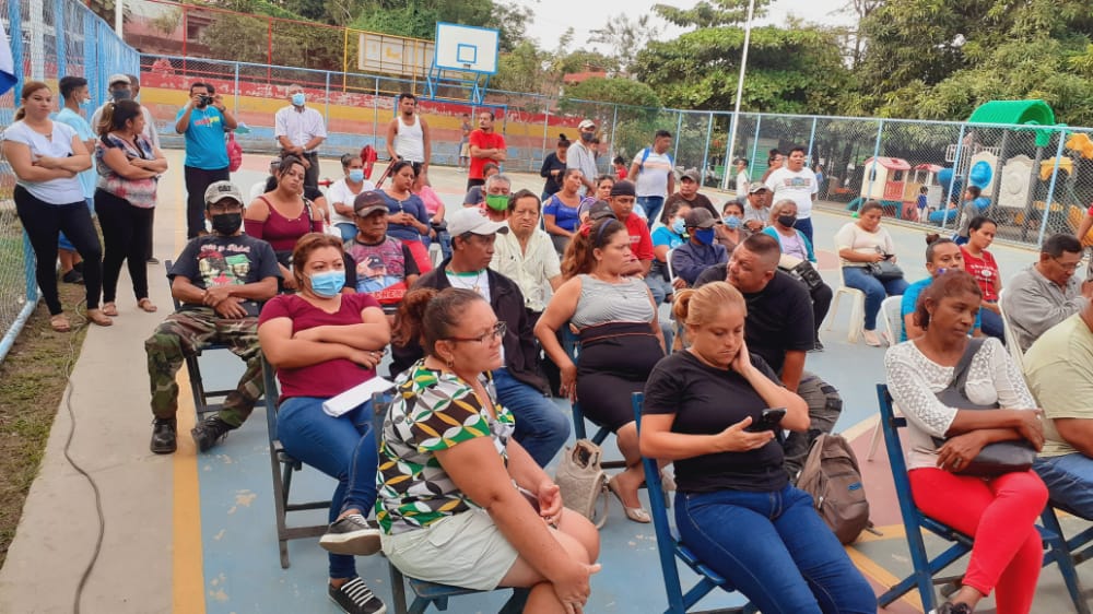 GuerrilleroUVE's tweet photo. Asamblea de seguridad ciudadana en el barrio Camilo Ortega hoy 13 de Mayo.
#Nicaragua https://t.co/aIb7FFeA8R