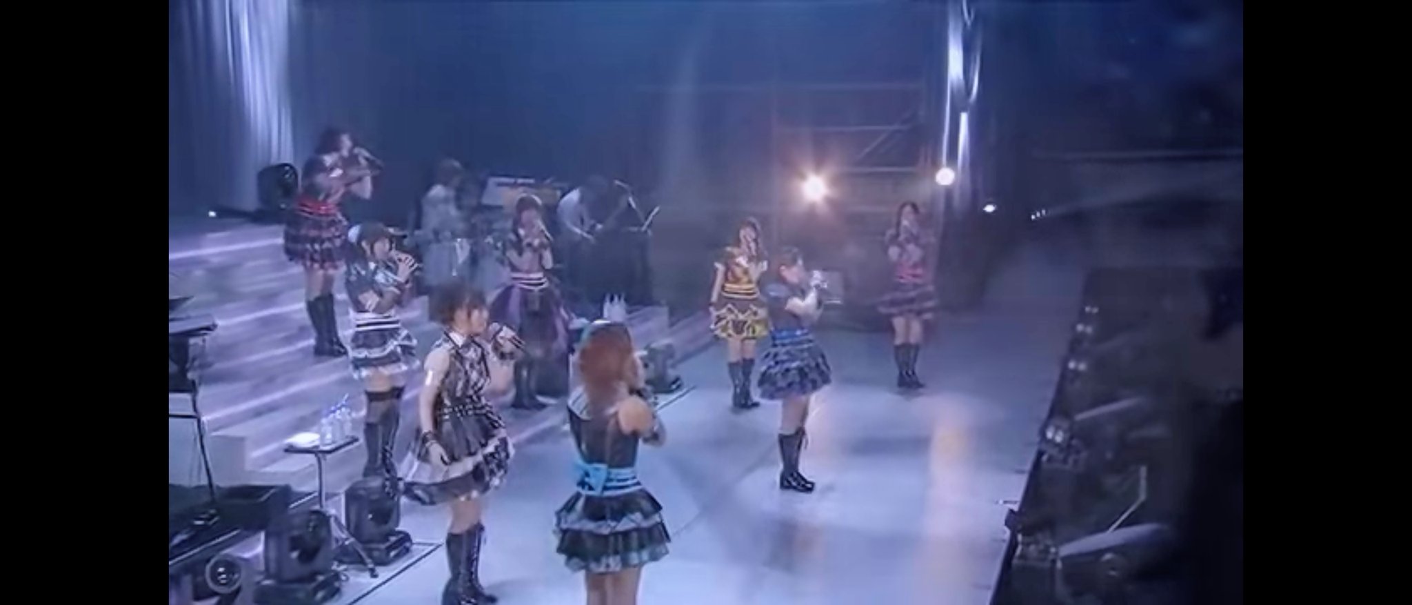 真夜p 雨だから動画みてたけど Roseliaの Fire Bird かっこよすぎ 千早の 約束 最後 アニメみたいにみんなで歌うの反則 T Co Siv1h7iajp Twitter