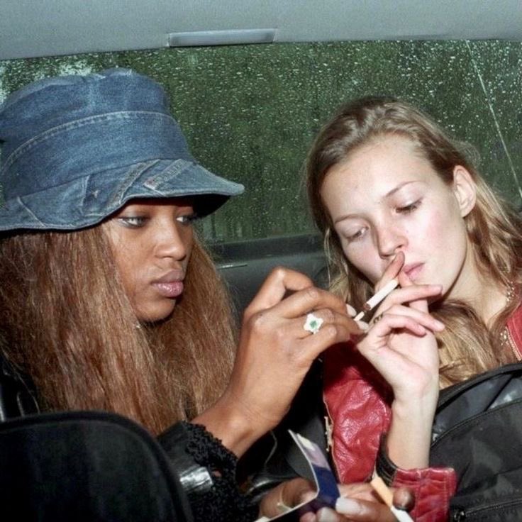 MOSSYVIBES's tweet photo. kate moss and naomi campbell https://t.co/ijngbPfPiP