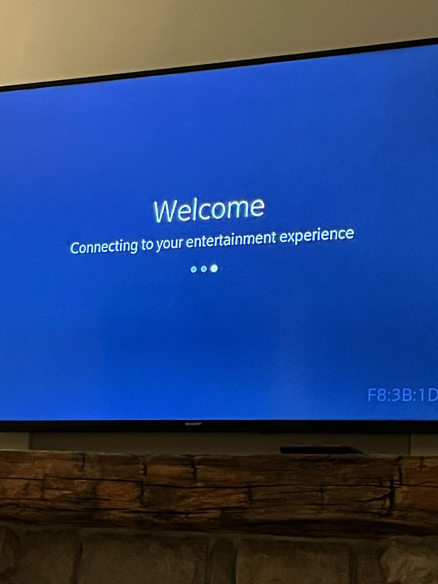 vbacch23's tweet photo. The โupgradeโ to @rogers #ignitetv has been nothing but pathetic. 3 days and still waiting for a consistent โentertainment experienceโ! https://t.co/eHKUFJLXVo