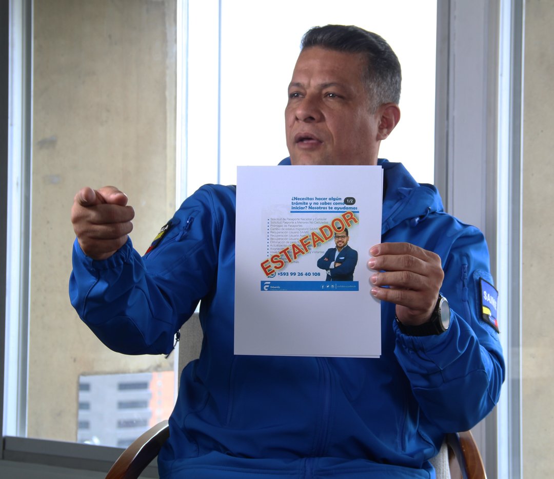 VenezuelaSaime's tweet photo. #Entérate >> Vizcaíno alertó a los ciudadanos de la existencia de mafias gestoras en redes sociales que contactan a los usuarios para estafarlos con trámites de identificación. Recordó a la población que no posee perfil en ninguna #rrss . https://t.co/iEj6Tf5TjX