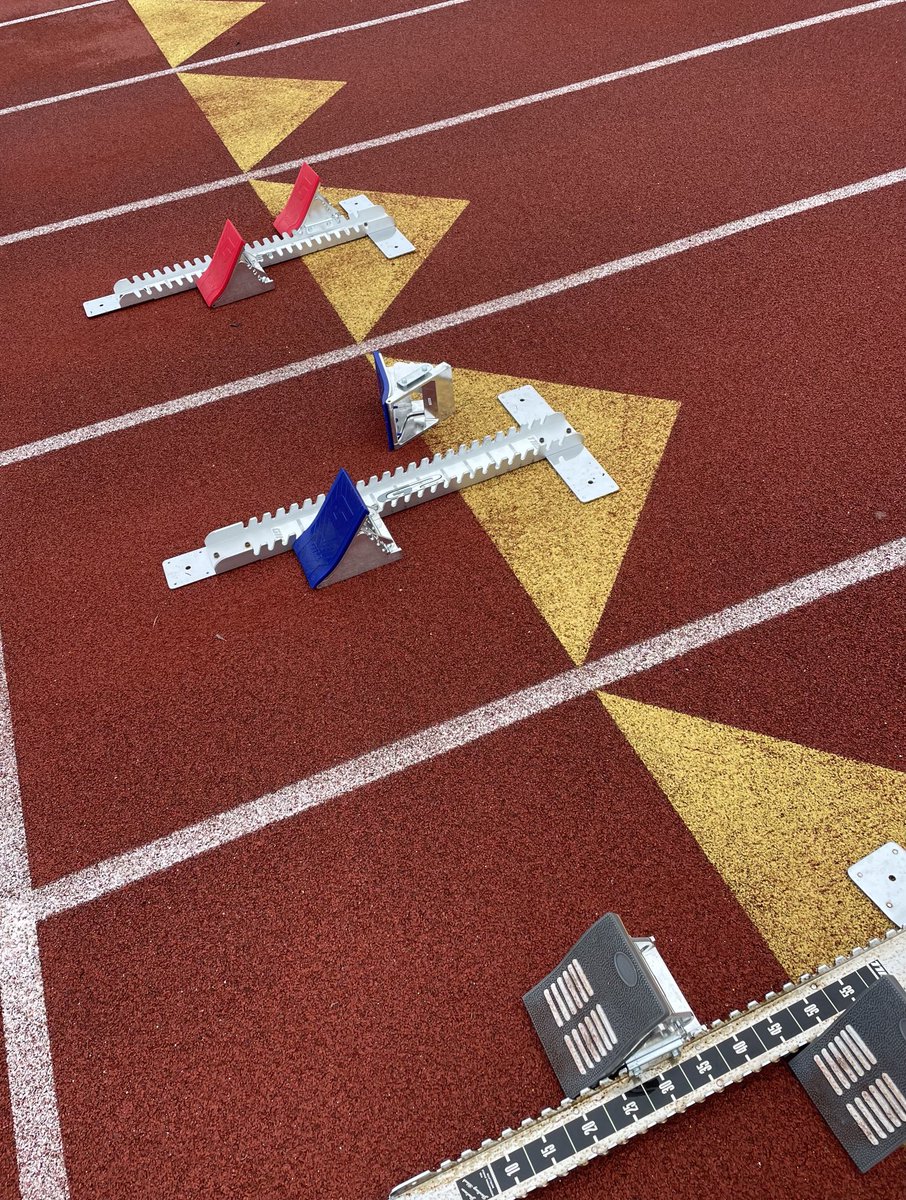 YelenaDickerso2's tweet photo. Bitter sweet... last official practice of the season ... so much learned, so much accomplished and so many new goals on the horizon #onemoremeet #trackandfield #d1athletes https://t.co/A3iyeREhbw