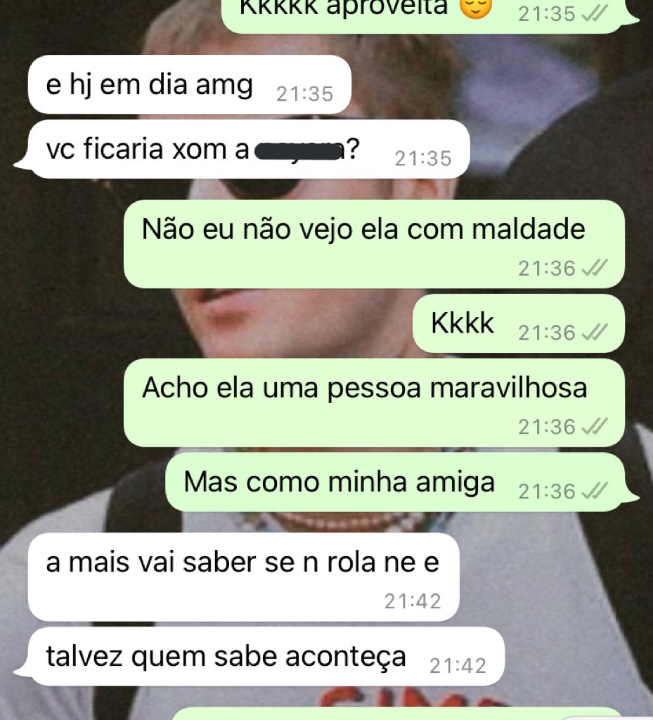 LDelmondes25's tweet photo. Mal fiquei solteira e já tão me empurrando uma galera pra mim ficar kkkkk calma https://t.co/EFJHj1v4Zn