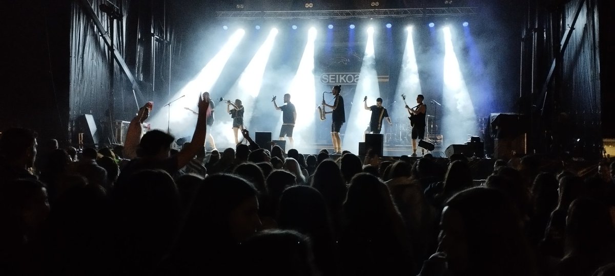 aclementegarcia's tweet photo. Nit fantàstica a Porqueres amb @seikos_official. Petat, petat ... Felicitats, sou molt especials!! https://t.co/aeBcxDE5A3