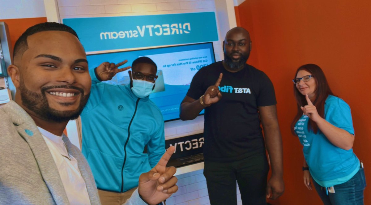 ZEUSR__'s tweet photo. Fiber Fridays in full effect!! As SWAT &amp; ARSMi duo talk all things fiber at Prime Oviedo with a special guest  @MarcusJames407 dropping some serious gems! #LifeAtAtt #OneFLA #SWATsUP #FiberFlex @jrluna11  @reynaolivo1 @TiffanyKramer07 @Ciara_Wills @Sarah_Poole85 https://t.co/JdJG3XhSiJ