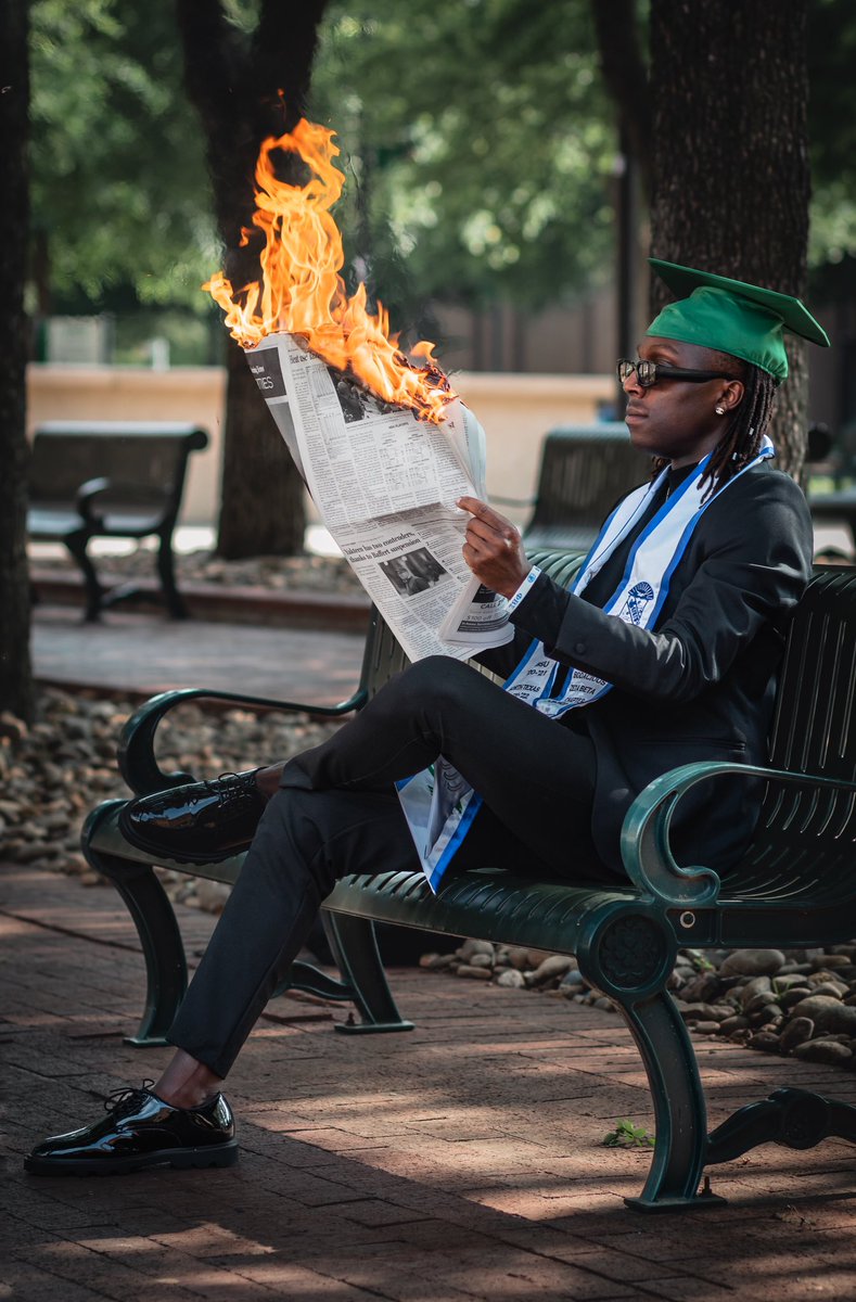 Evan__Reed's tweet photo. "Education is not the filling of a pail
but the lighting of a fire. 🔥” 

B. S. Logistics and Supply Chain Management 🚛

☑️BSU 
☑️NAACP
☑️Student Alumni Association 
☑️North Texas 40 
☑️Homecoming Court 
☑️2 Internships
🕊Phi Beta Sigma Fraternity, Inc. 

Did it in 3! ✊🏿 https://t.co/E3U7TXzyXK