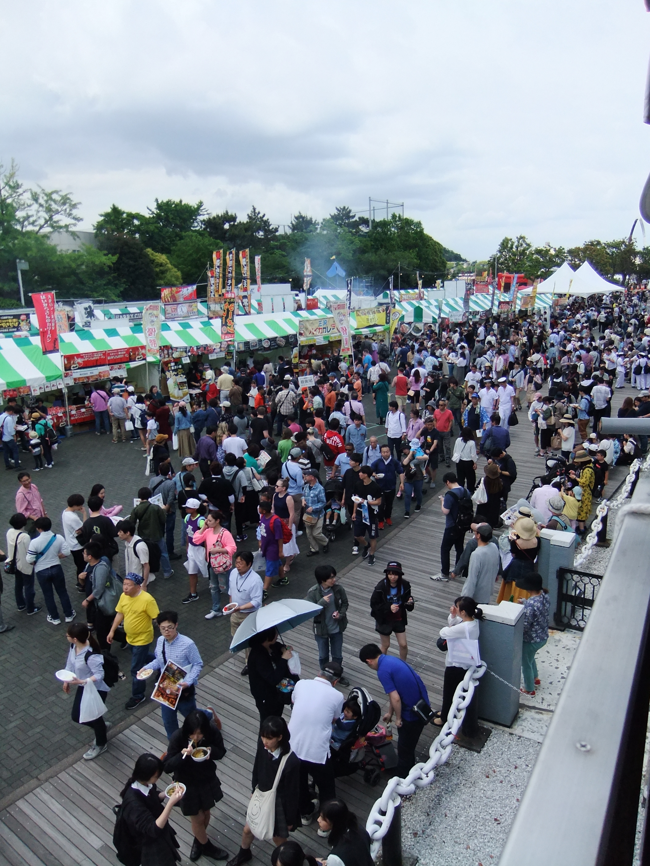 記念艦 三笠 5 21 土 22 日 三笠公園において３年ぶりに よこすかカレーフェスティバル が開催されます カレーで満腹の後は 記念艦 三笠 で存分に歴史をご堪能いただき 身も心も満足な一日をお過ごし下さい 当日は一般観覧料が半額になります