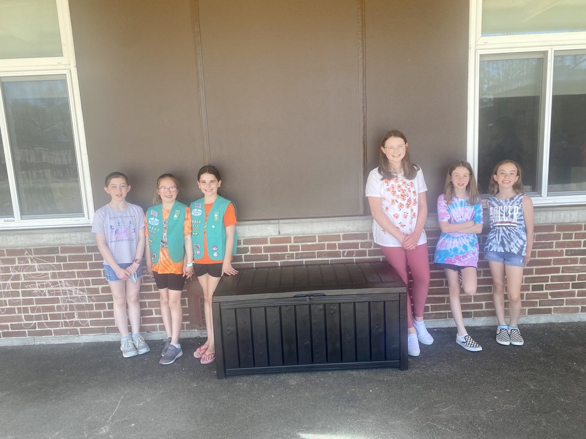MTS_AmitySmall's tweet photo. Thanks, Girl Scouts, for our new playground storage and equipment! https://t.co/inHWmOsa2B