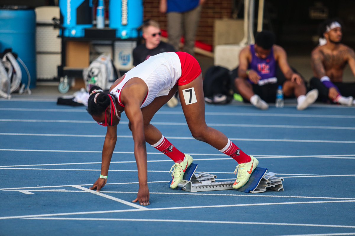 Bri Buggs runs the third-fastest prelim time at 24.33 to qualify for the final! 

Walker and Buggs will race in the final on Sunday at 3:00 PM CT