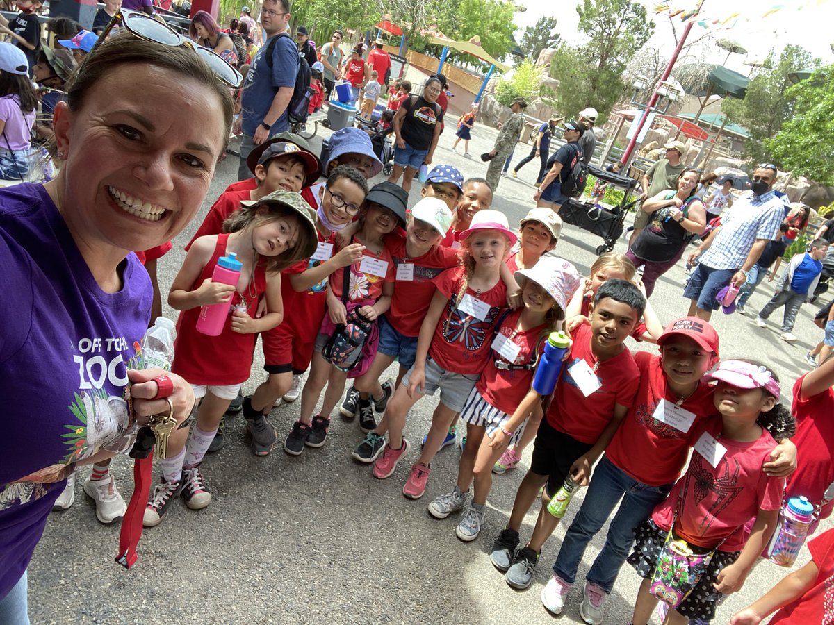 DAcosta2361's tweet photo. An exciting field trip to the @elpasozoo 🦁🦜🐒 with my 1st graders at @weare_milam. ❤️🤍💙 #elementaryprincipal https://t.co/Zu0hxLCiKf