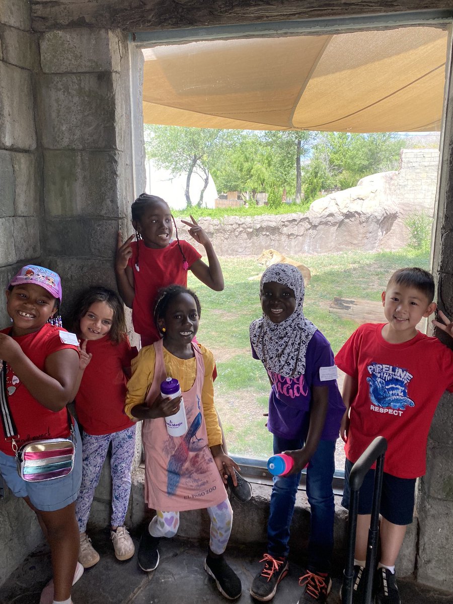 DAcosta2361's tweet photo. An exciting field trip to the @elpasozoo 🦁🦜🐒 with my 1st graders at @weare_milam. ❤️🤍💙 #elementaryprincipal https://t.co/Zu0hxLCiKf