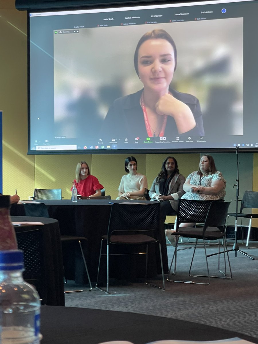 ScienceSharmony's tweet photo. Look at this dream team of speakers! With @DaviesIndya on the big screen 🤩@TaylaPenny @the4PhDs https://t.co/K0p7W5nME5