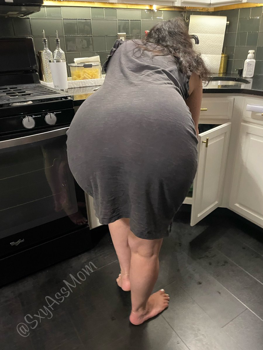 sxyNYcpl's tweet photo. π₯ Cum check us out for FREE on onlyfans to see whatβs under the dress.. πππ₯ #onlyfans #milf #MomNextdoor #freeonlyfans #amateur #amateurmilf #PAWG #bigbutt #homemade #hotmom #housework #kitchenfeet #prettyfeet #RETWEET
@SxyAssMom
https://t.co/NYNxSkAYf9 https://t.co/bO3W2NtYrg