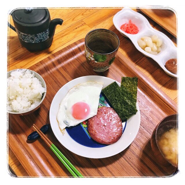 codget_info's tweet photo. おはようございます！
今日は和食で緑茶。 https://t.co/dqe4AeKZ1u