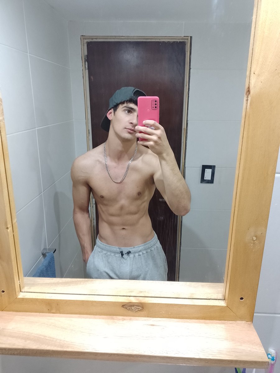 Con mucho orgullo, y un poco de nostalgia, les comparto mis dos primeros años de cambio físico y mental.
Es un poco frustrante ver que los cambios ya nos son tan bruscos como al principio, pero pa lante y buenas vibras 💪🙌
