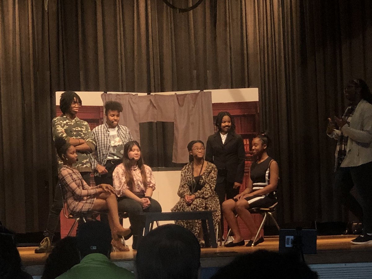 SGTheBestNest's tweet photo. ✨Wow!!  What an amazing presentation by the SGMS Drama Department. Their presentation of “Alibis” was simply amazing from start to finish! Let’s commend these student actors and celebrate their wonderful performance! Lookout Broadway… We believe “The Future Starts Here”! 🎭🦅💙 https://t.co/jOPS1zrTqZ