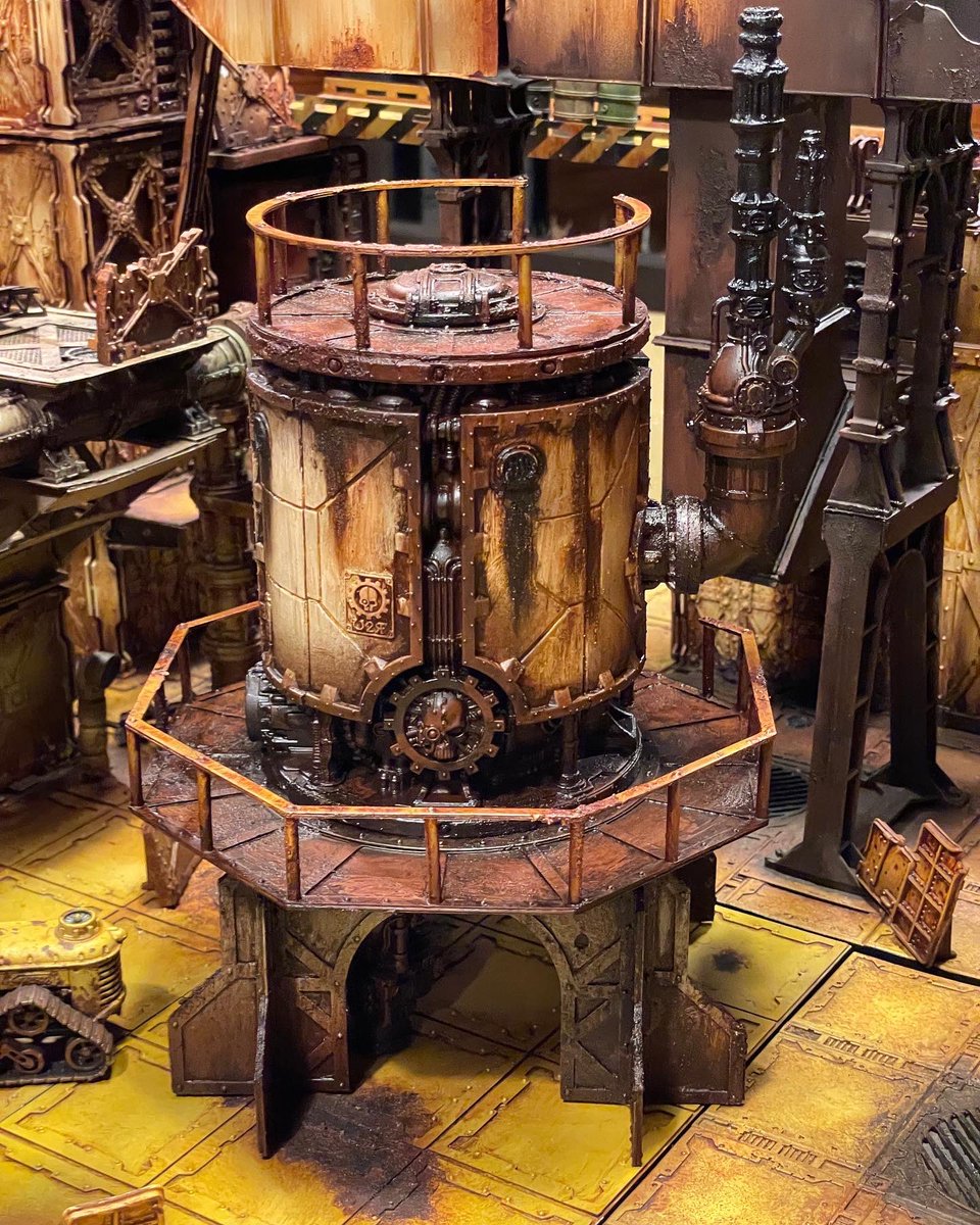 dylangould's tweet photo. #necromunda tank platform. Mix of SM and diecut parts. #sectormechanicus #WarhammerCommunity https://t.co/ppW5diPsbZ