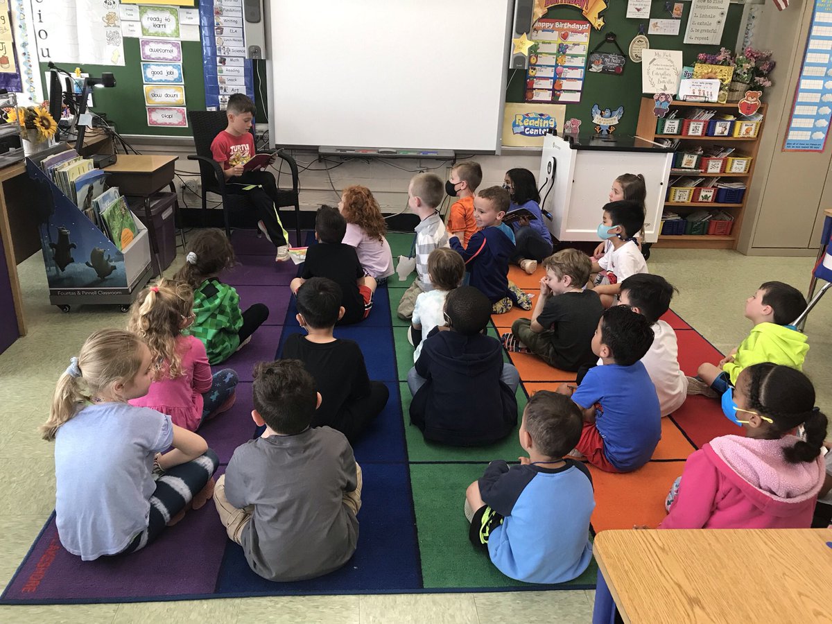 MrsPaolisStars's tweet photo. We enjoyed reading aloud to the new incoming Kindergartners! https://t.co/7QnbUKpSsW