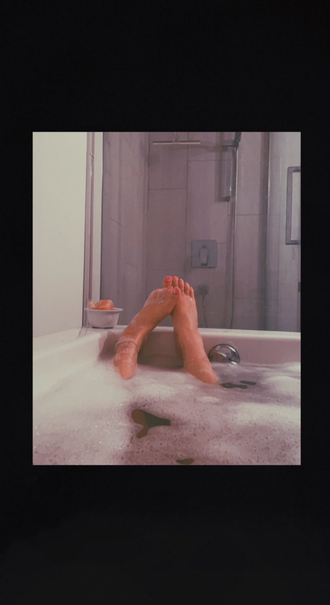 mayhasfeet's tweet photo. Late night bubble bath 🌙 enjoy my cute feet xx #feet #feetpics #sellingcontent #cutegirl #cutetoes #teen #feetcontent #bath https://t.co/PtCBlSq6mj