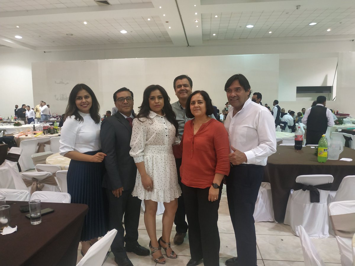 duva_400's tweet photo. Con los amigos maestros https://t.co/L1798JKVB7
