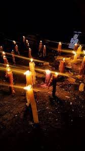 IsmaelCuba5's tweet photo. #SolidaridadYAmor 
Aliento y respeto a familiares, compañeros y amigos de los finados. 
#CubaLloraSusHijos
Un mar de pueblo habanero junto a nuestro Psdte. @DiazCanelB protagonizaron esta Colosal Vigilia!!! Velas y Flores; Pensamiento y Dolor; Honor y Gloria Eterna.
#FuerzaCuba https://t.co/cwLEXp5y0Q