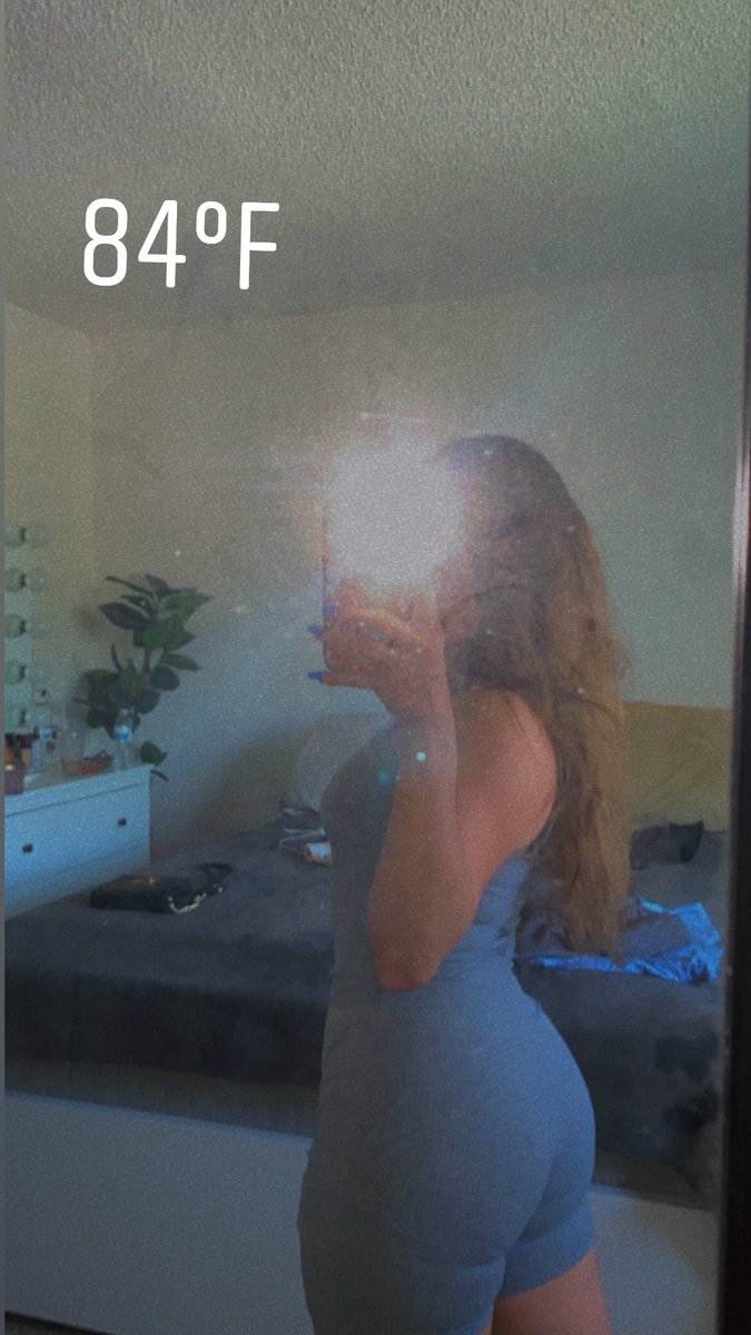 ashhmariieee's tweet photo. Hace calor https://t.co/PLeX5IR8kX