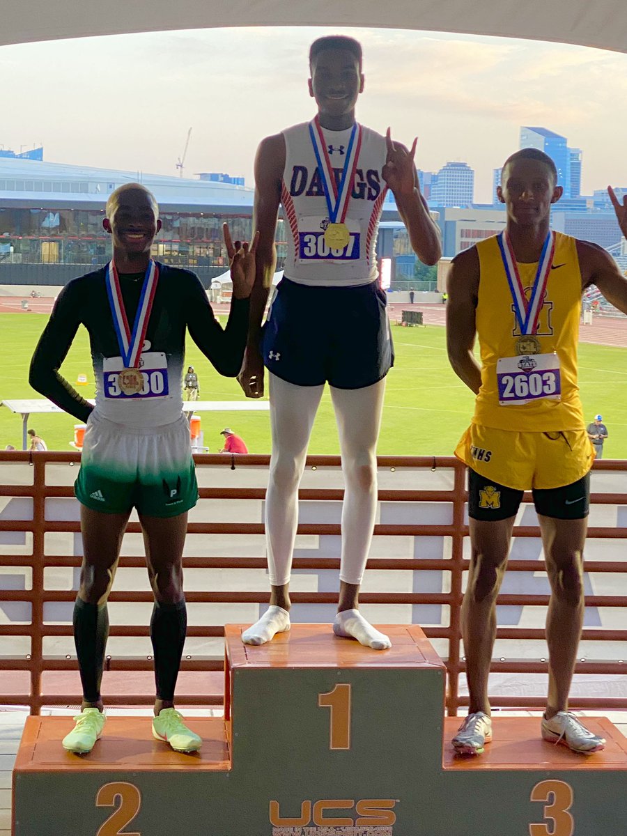 PoteetTrack's tweet photo. Smallwood finishes up his career @ Poteet High as the runner up in the 300m hurdles, setting a new PR‼️🥈 https://t.co/gXuT3W4GXy
