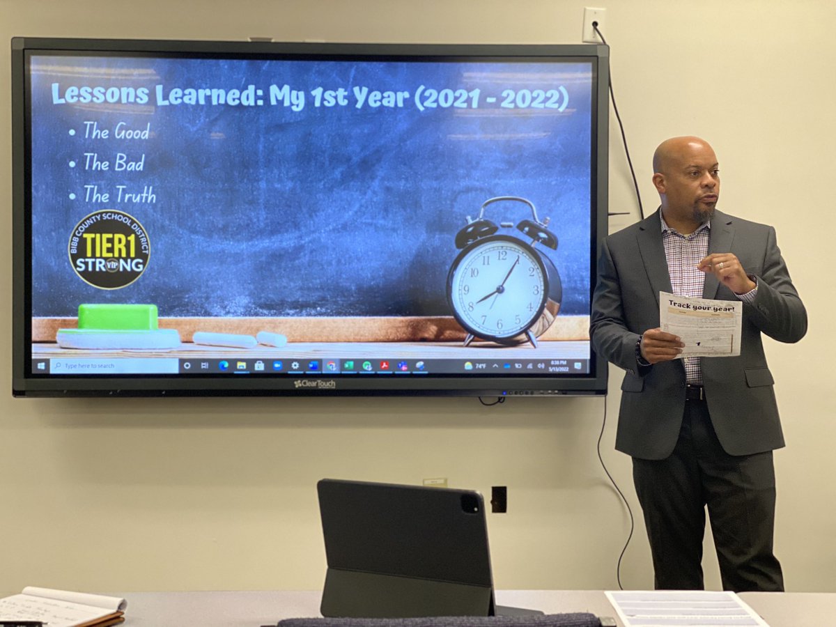 abernardyoung's tweet photo. Final New Leader Induction class. I must say each time leading up to the class on a Friday evening I’m in a foul mood, however I ALWAYS leave pleased, full, and inspired. Thank you for the vision and the visionaries. #BibbVIP https://t.co/T0F6L1M1gf